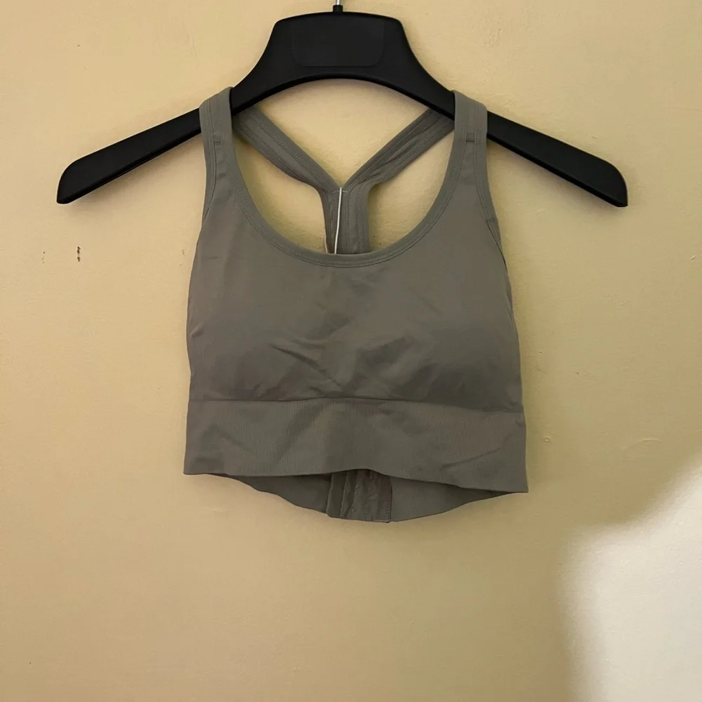 HALARA Pale Green Sports Bra Size Large NWT - Picture 2 of 7